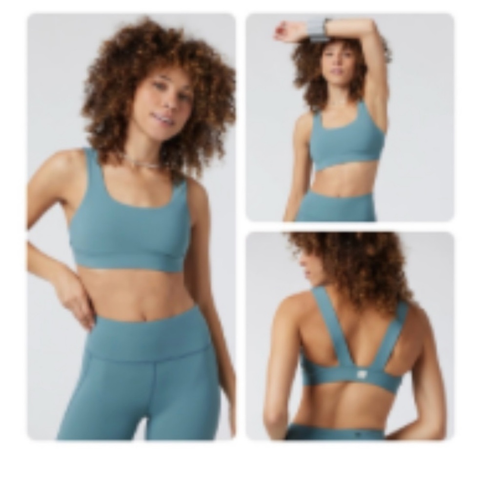 Vuori NWT Blue Sports Bra